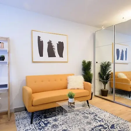 69-3D Holiday Charm Prime Lower East Side Brand New 1Br